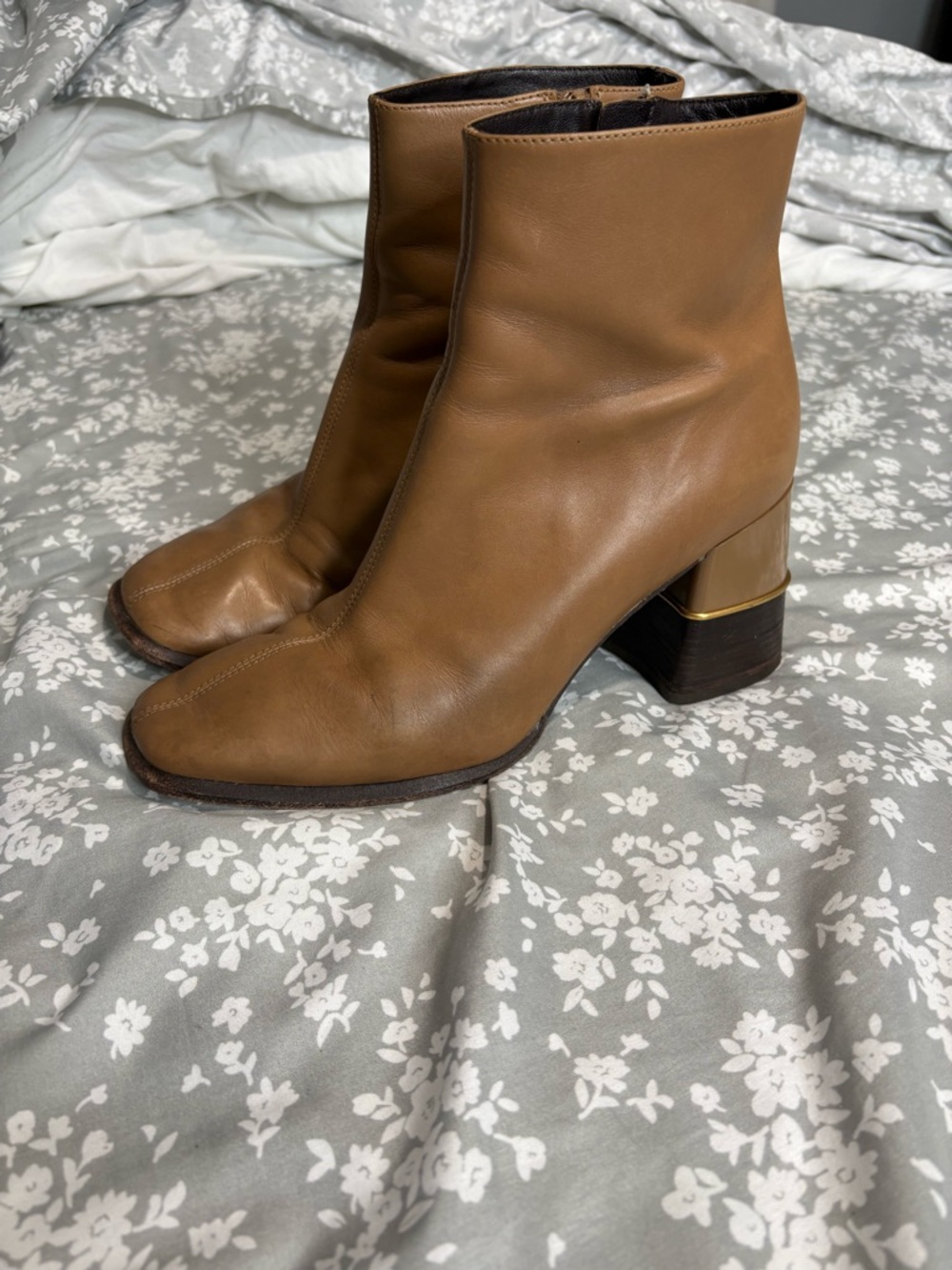 Tory Burch Leather Ankle Boots Tan Brown Gold Detail Block Heel side zip Sz 9 - Picture 3 of 9